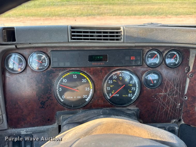 image for item EM8074 2000 Freightliner FL112 Columbia Century Class semi truck