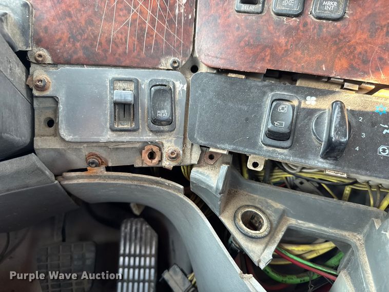 image for item EM8074 2000 Freightliner FL112 Columbia Century Class semi truck