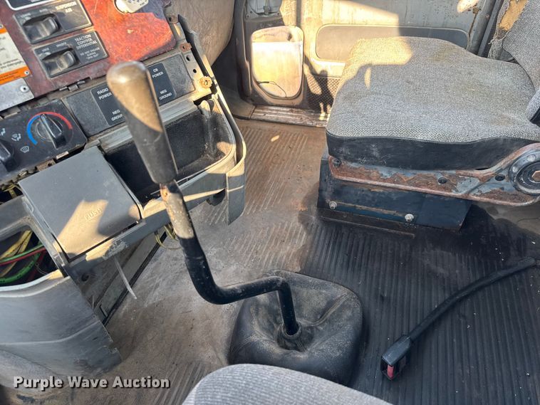 image for item EM8074 2000 Freightliner FL112 Columbia Century Class semi truck