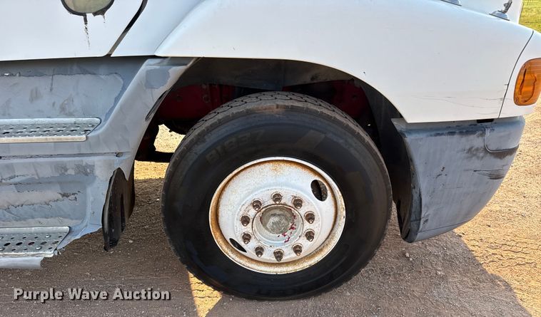 image for item EM8074 2000 Freightliner FL112 Columbia Century Class semi truck