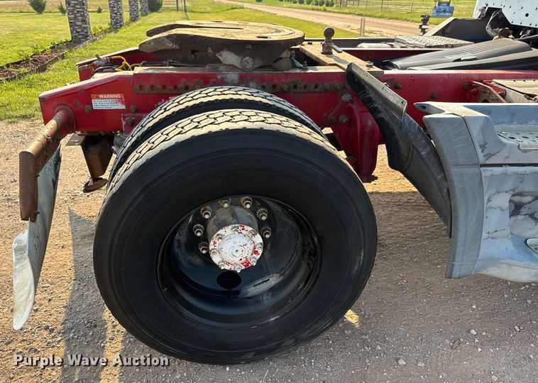 image for item EM8074 2000 Freightliner FL112 Columbia Century Class semi truck