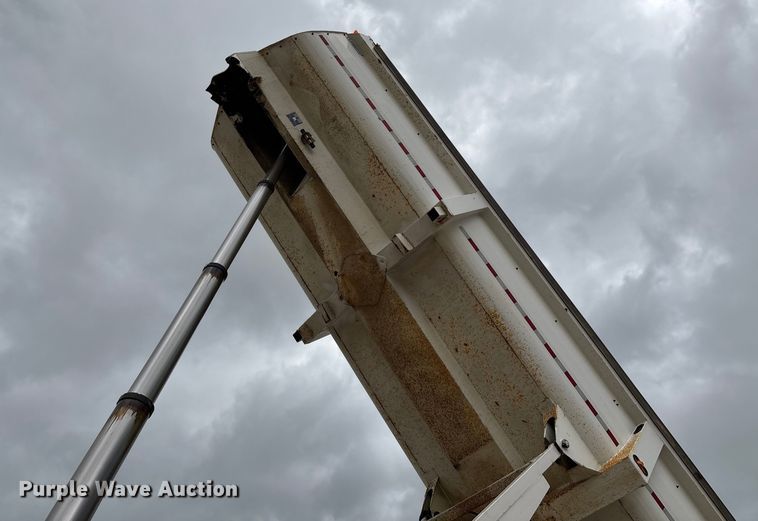 image for item EN5538 2015 Clement Starlight end dump trailer