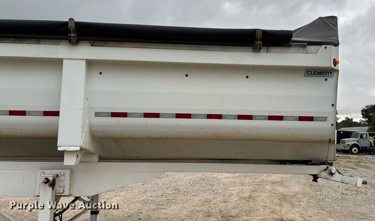 image for item EN5538 2015 Clement Starlight end dump trailer