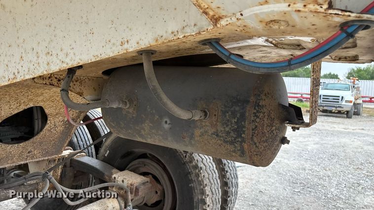 image for item EN5538 2015 Clement Starlight end dump trailer