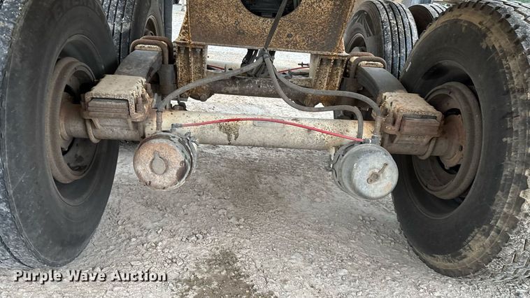 image for item EN5538 2015 Clement Starlight end dump trailer