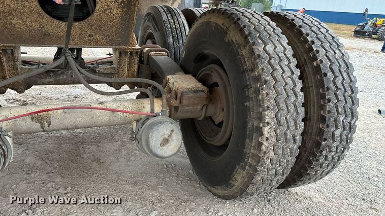 image for item EN5538 2015 Clement Starlight end dump trailer