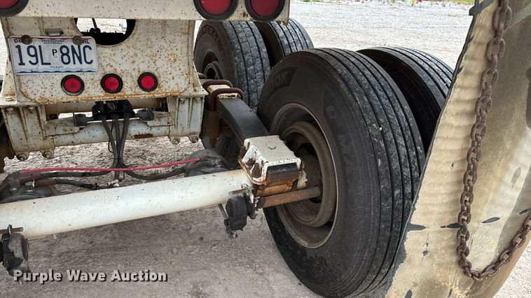 image for item EN5538 2015 Clement Starlight end dump trailer