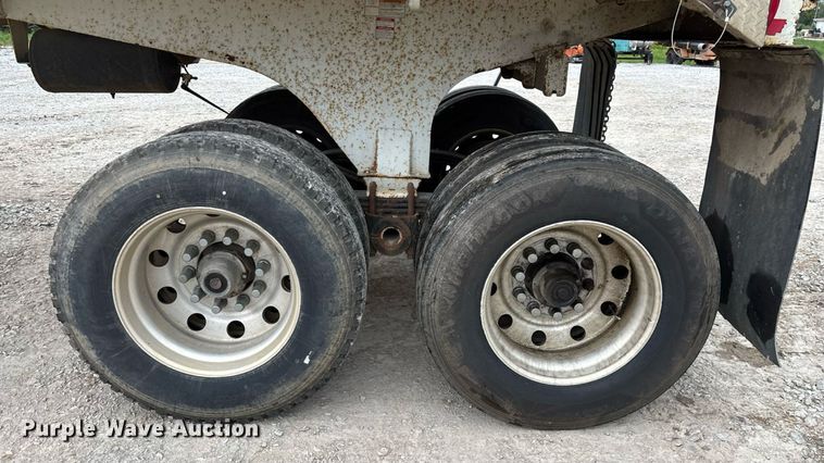 image for item EN5538 2015 Clement Starlight end dump trailer