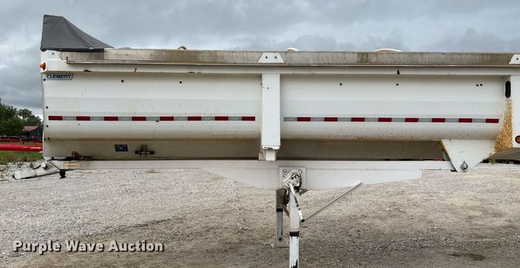 image for item EN5538 2015 Clement Starlight end dump trailer