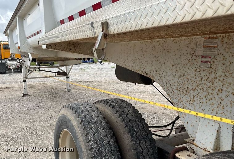 image for item EN5538 2015 Clement Starlight end dump trailer