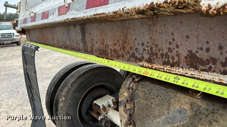 image for item EN5538 2015 Clement Starlight end dump trailer