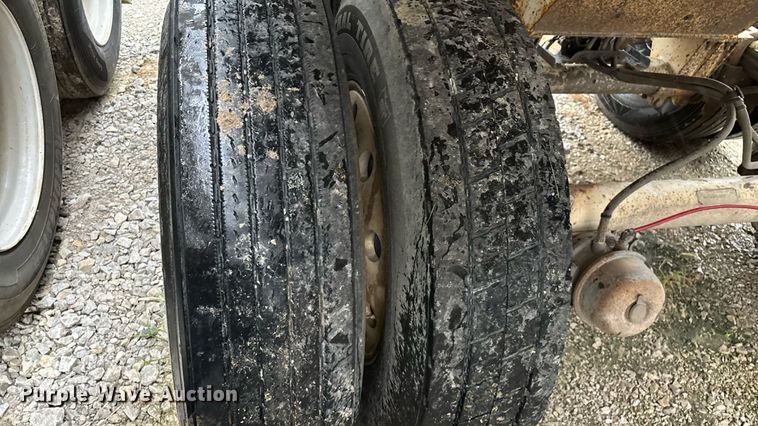 image for item EN5538 2015 Clement Starlight end dump trailer