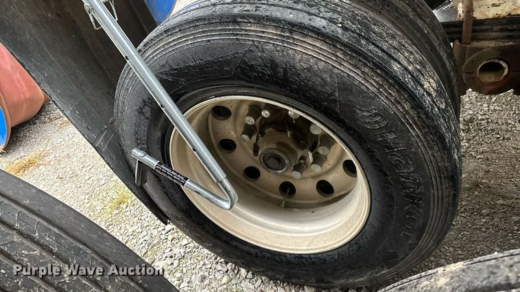 image for item EN5538 2015 Clement Starlight end dump trailer