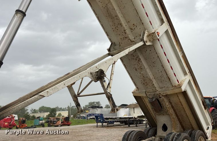 image for item EN5541 2017 Clement Starlite 35 end dump trailer