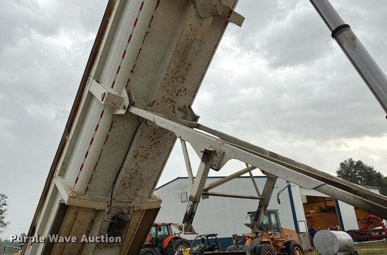 image for item EN5541 2017 Clement Starlite 35 end dump trailer