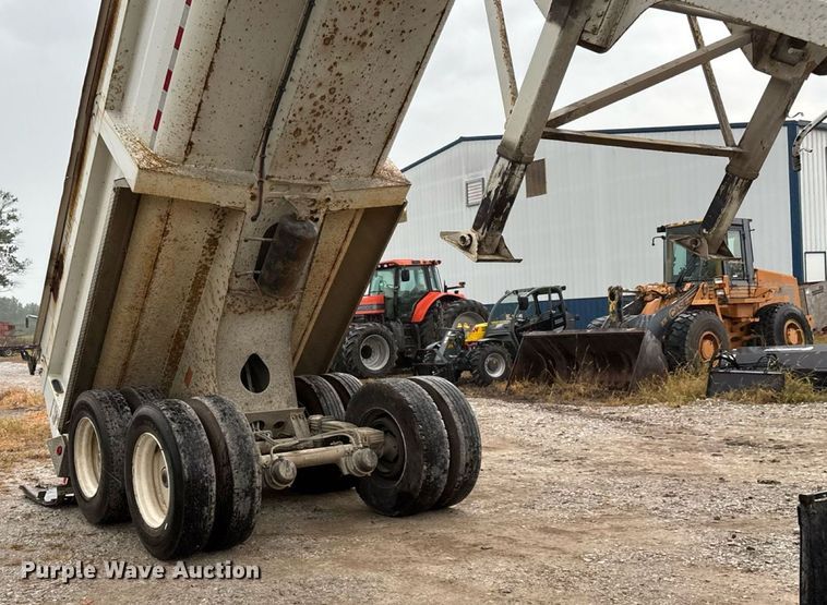 image for item EN5541 2017 Clement Starlite 35 end dump trailer