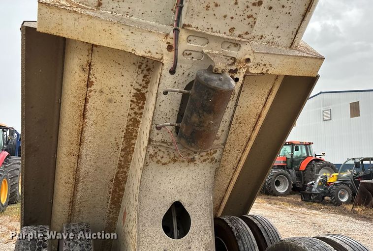 image for item EN5541 2017 Clement Starlite 35 end dump trailer