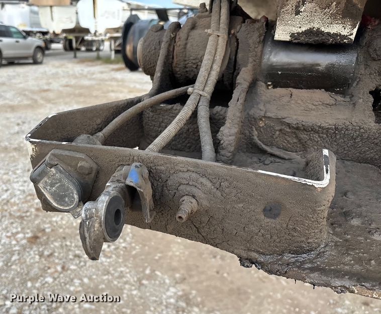 image for item EN5541 2017 Clement Starlite 35 end dump trailer