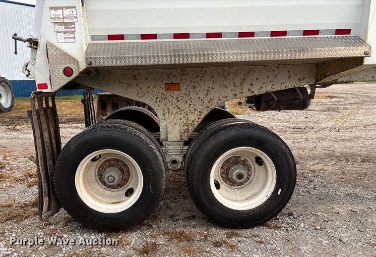image for item EN5541 2017 Clement Starlite 35 end dump trailer