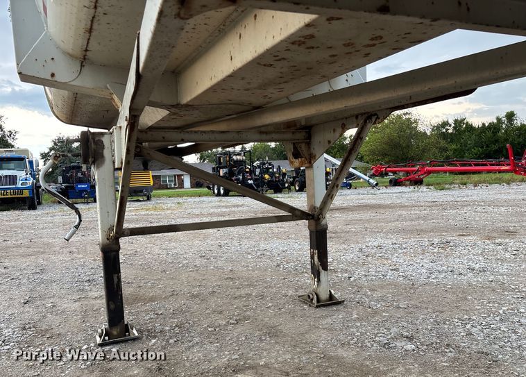 image for item EN5541 2017 Clement Starlite 35 end dump trailer