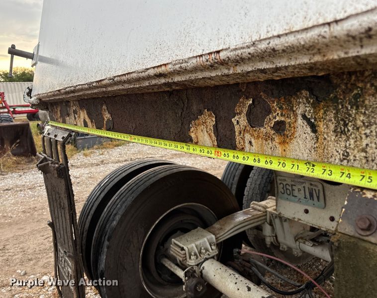 image for item EN5541 2017 Clement Starlite 35 end dump trailer