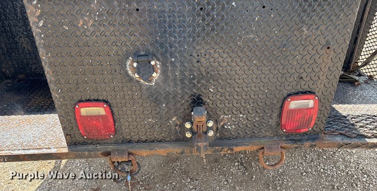 image for item EN5552 1992 International 4700 flatbed truck