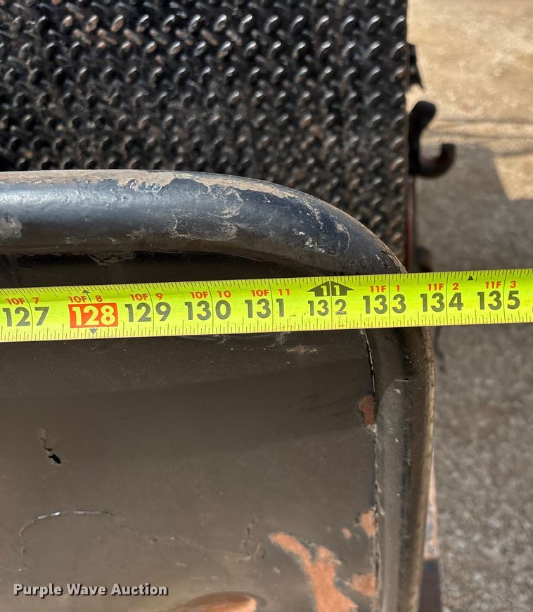 image for item EN5552 1992 International 4700 flatbed truck