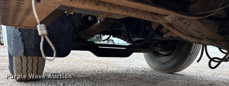 image for item EN5552 1992 International 4700 flatbed truck