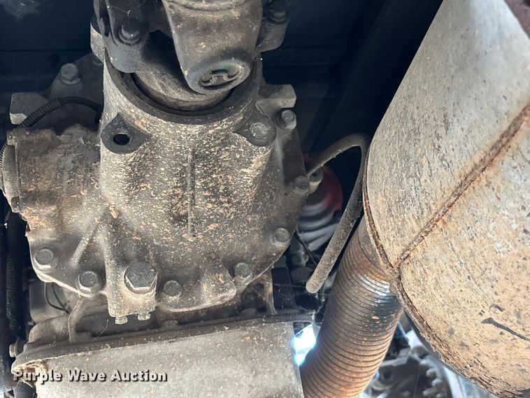 image for item EN5552 1992 International 4700 flatbed truck