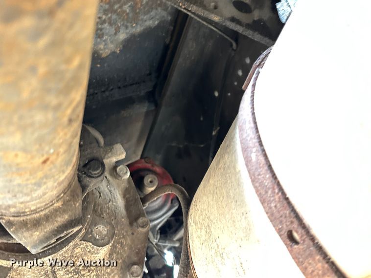 image for item EN5552 1992 International 4700 flatbed truck