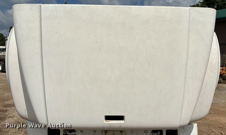 image for item EN5552 1992 International 4700 flatbed truck