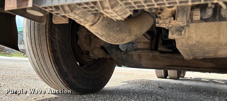 image for item EN5553 2007 Freightliner Columbia semi truck