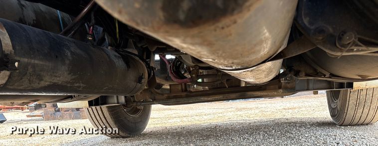 image for item EN5553 2007 Freightliner Columbia semi truck