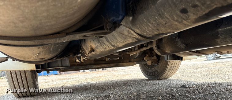 image for item EN5553 2007 Freightliner Columbia semi truck