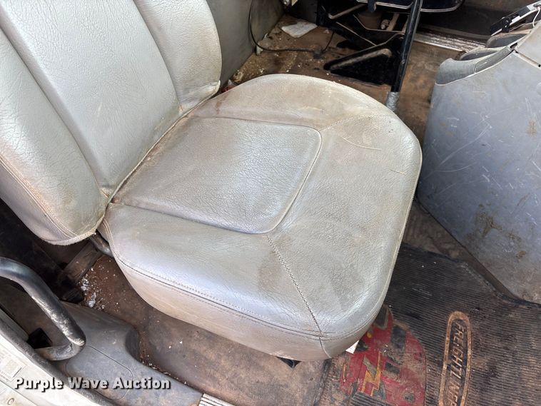 image for item EN5553 2007 Freightliner Columbia semi truck