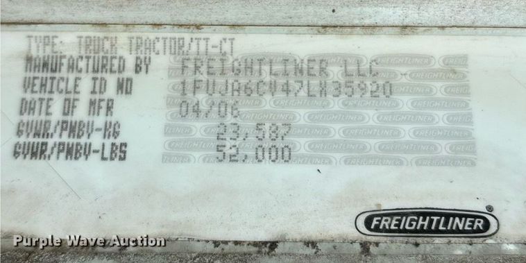 image for item EN5553 2007 Freightliner Columbia semi truck