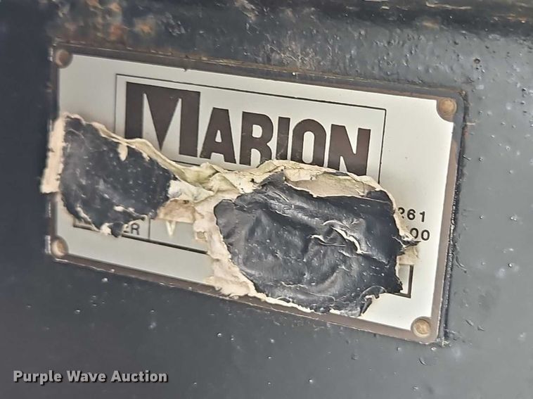 image for item EO4637 2000 International  4700 flatbed truck