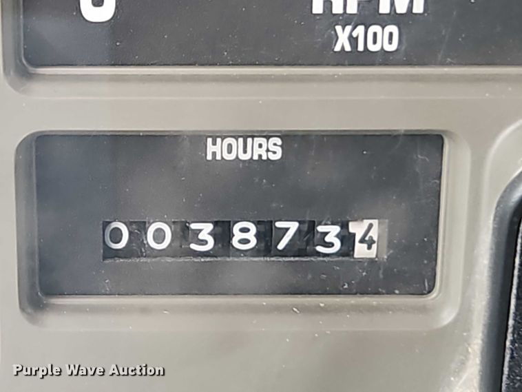 image for item EO4637 2000 International  4700 flatbed truck