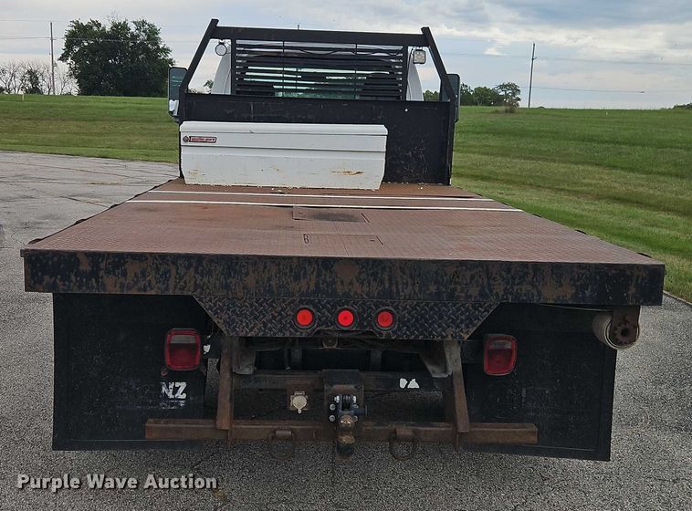 image for item EO4638 2005 GMC C5 flatbed truck