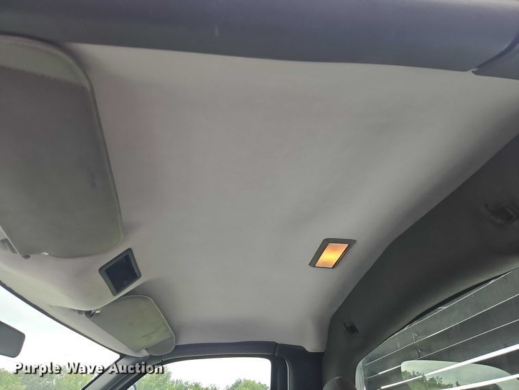 image for item EO4638 2005 GMC C5 flatbed truck