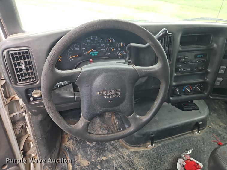 image for item EO4638 2005 GMC C5 flatbed truck