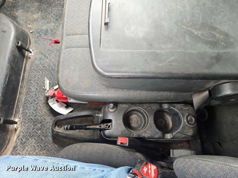 image for item EO4638 2005 GMC C5 flatbed truck