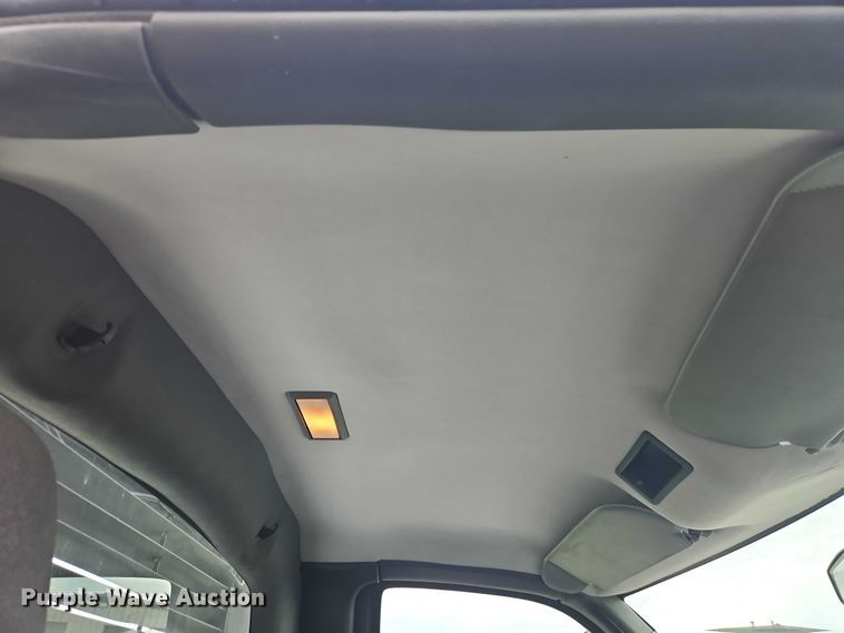 image for item EO4638 2005 GMC C5 flatbed truck