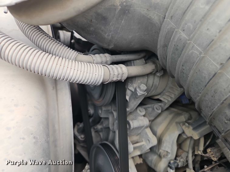 image for item EO4638 2005 GMC C5 flatbed truck