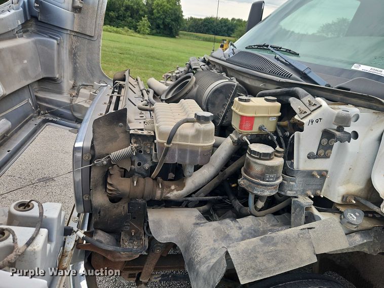 image for item EO4638 2005 GMC C5 flatbed truck