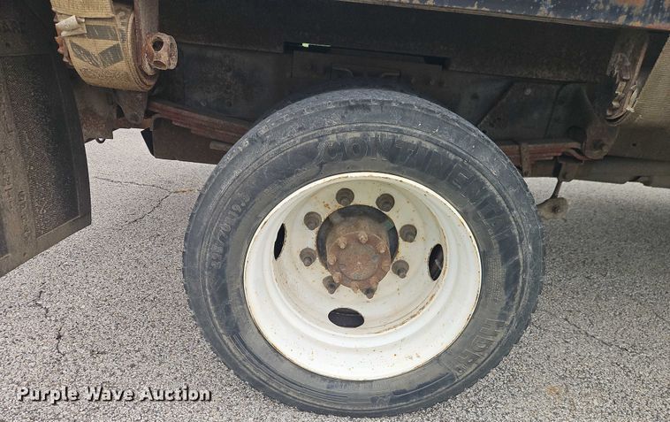 image for item EO4638 2005 GMC C5 flatbed truck