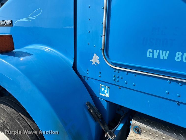 image for item ET3060 2006 Kenworth T800 winch truck