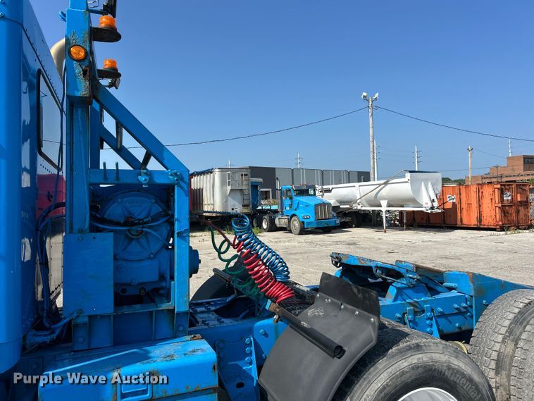 image for item ET3060 2006 Kenworth T800 winch truck