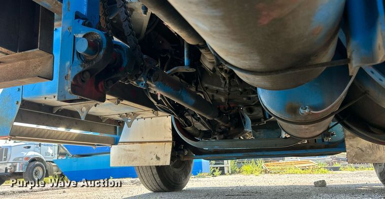 image for item ET3060 2006 Kenworth T800 winch truck