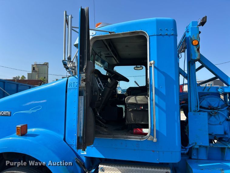 image for item ET3060 2006 Kenworth T800 winch truck